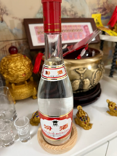 一担粮蓝特42度清香白酒定价约35元 低杂醇专利工艺指向日常佐餐与小酌场景 第3张 一担粮蓝特42度清香白酒定价约35元 低杂醇专利工艺指向日常佐餐与小酌场景 第3张
