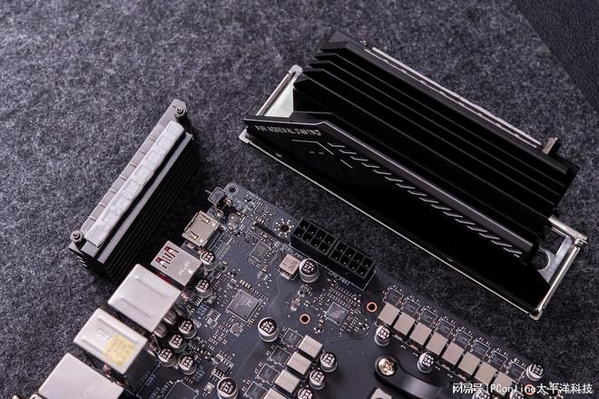 AM5平台进入第三年 X870E与B850芯片组定位分化 第37张 AM5平台进入第三年 X870E与B850芯片组定位分化 第37张