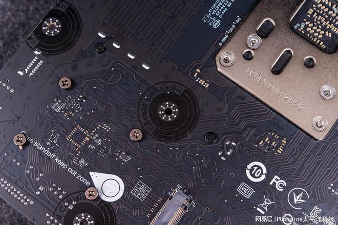 AM5平台进入第三年 X870E与B850芯片组定位分化 第35张 AM5平台进入第三年 X870E与B850芯片组定位分化 第35张