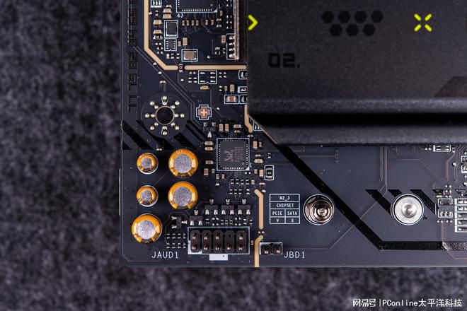 AM5平台进入第三年 X870E与B850芯片组定位分化 第42张 AM5平台进入第三年 X870E与B850芯片组定位分化 第42张