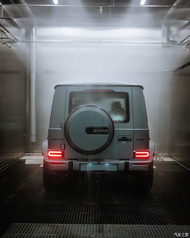 奔驰AMG G 63 Mirage Edition官图发布 限量35台专供海湾市场 第3张 奔驰AMG G 63 Mirage Edition官图发布 限量35台专供海湾市场 第3张