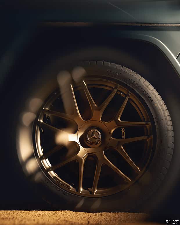 奔驰AMG G 63 Mirage Edition官图发布 限量35台专供海湾市场 第2张 奔驰AMG G 63 Mirage Edition官图发布 限量35台专供海湾市场 第2张