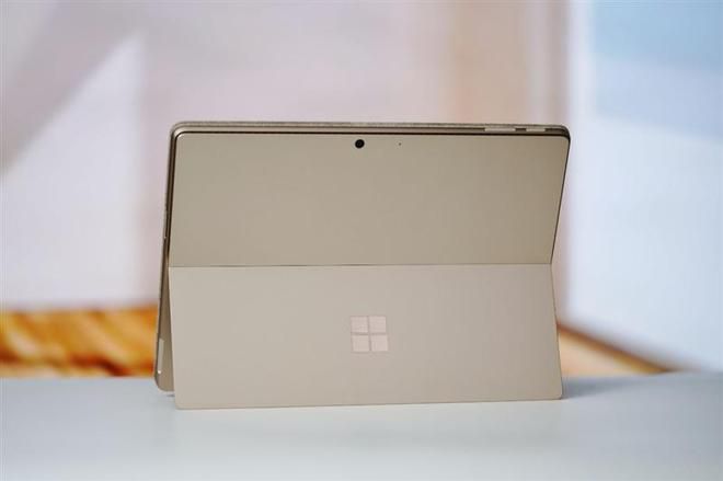 新一代Surface Pro 13英寸发布：ARM骁龙处理器搭配3:2屏幕  第4张