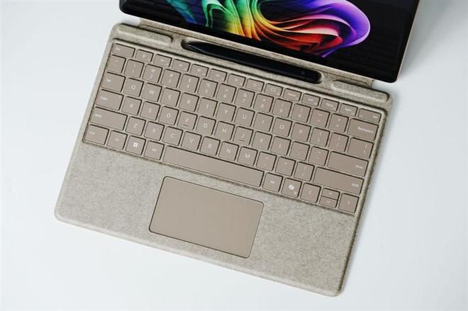新一代Surface Pro 13英寸发布：ARM骁龙处理器搭配3:2屏幕  第10张
