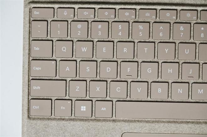 新一代Surface Pro 13英寸发布：ARM骁龙处理器搭配3:2屏幕  第11张