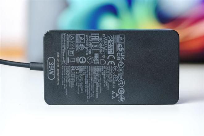 新一代Surface Pro 13英寸发布：ARM骁龙处理器搭配3:2屏幕  第17张