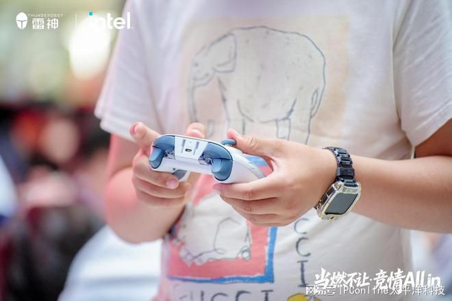 雷神科技联手英特尔在京举办ACL高校挑战赛 酷睿Ultra新品亮相 第17张 雷神科技联手英特尔在京举办ACL高校挑战赛 酷睿Ultra新品亮相 第17张