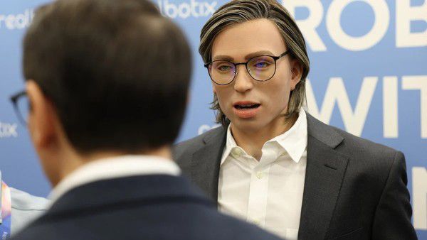 纽约州公立学区计划引入人形机器人担任教学助理