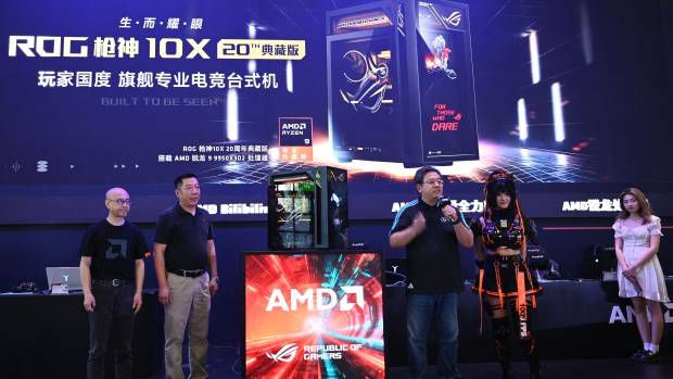 ROG二十周年限定主机亮相 搭载AMD锐龙9 9950X3D处理器